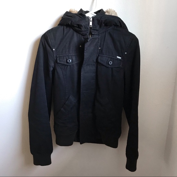 TNA Aritzia Black Faux Fur Jacket* - Picture 7 of 8